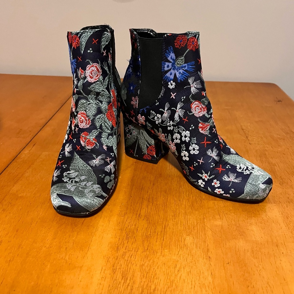 Indigo Rd embroidered tapestry boots